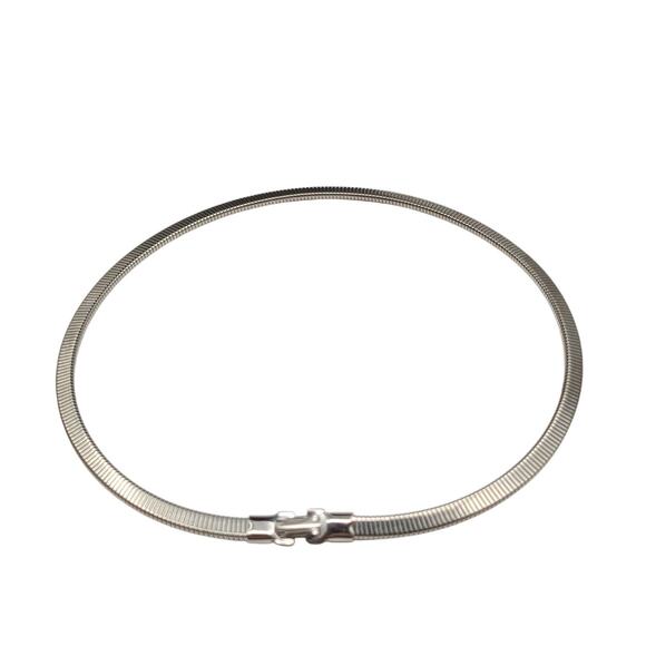 Vintage Silver Tone Stretch Omega Fold Over Clasp 17" Necklace - Picture 5 of 7